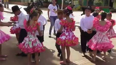  La Danza del Guerrero Indómito: Una Oda a la Fuerza y la Tenacidad en Bronce Nigeriano