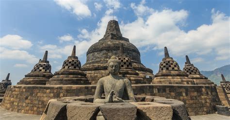  El Templo de Borobudur: Un Sueño Talladrado en Piedra!