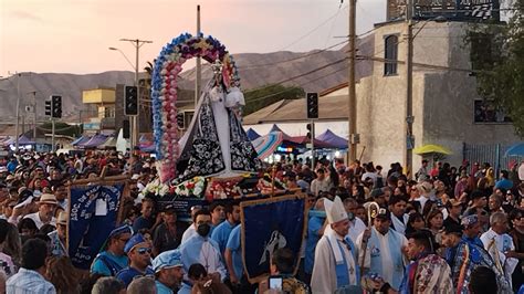 ¿La Procesión de la Virgen? Una oda a la fe y el barroco inglés!